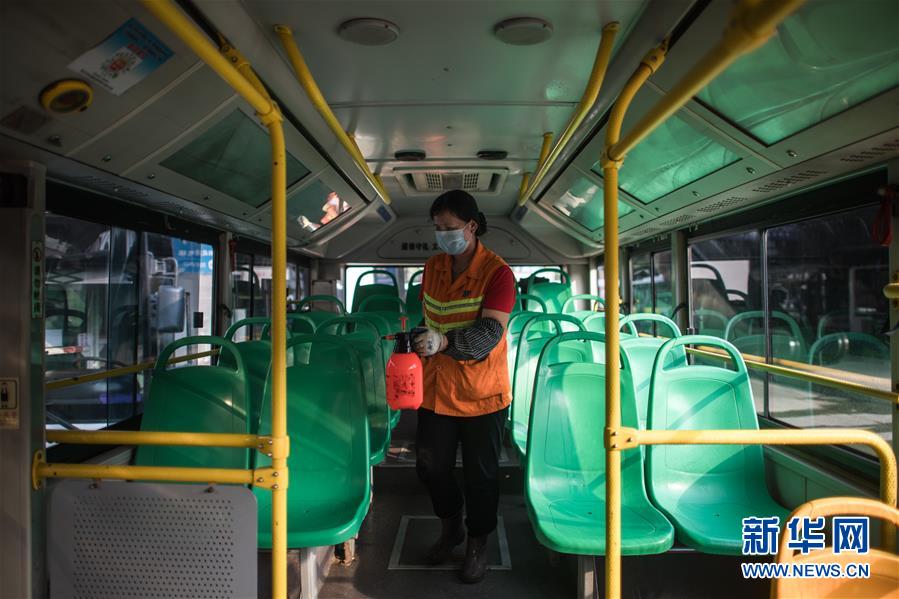 （聚焦疫情防控）（5）武汉公共交通系统为恢复运营做准备