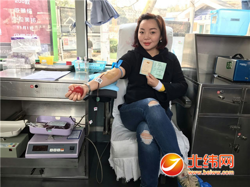 孕妇生产急需“熊猫血” 志愿者随叫随到献血救人