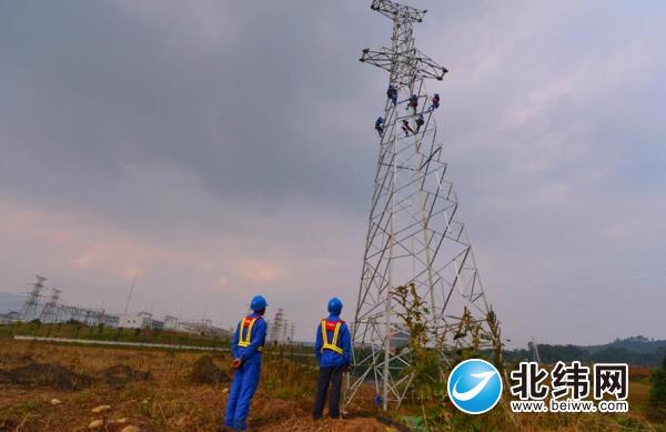 减速建树  为川藏铁路（雅安段）提供电力保障