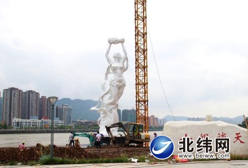 女娲雕塑主体完工  预计国庆假期前开放