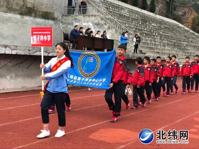 石棉县举行第三届中小学生足球比赛