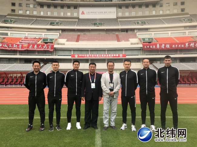 雅安籍裁判员杨曦  执法中国足球超级联赛