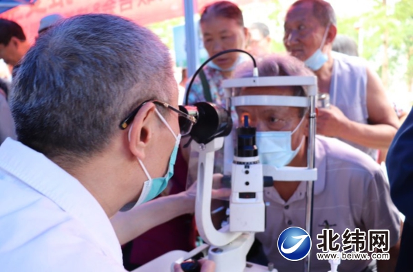 助患者祛除眼疾  把健康扶贫落到实处