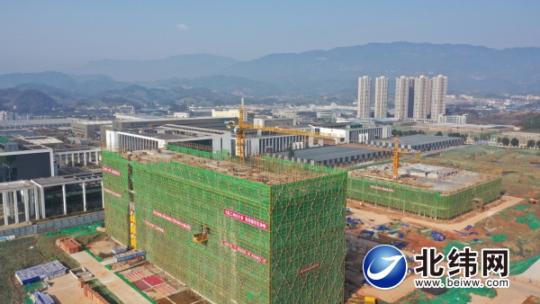 中国·雅安大数据产业园7、8号楼封顶