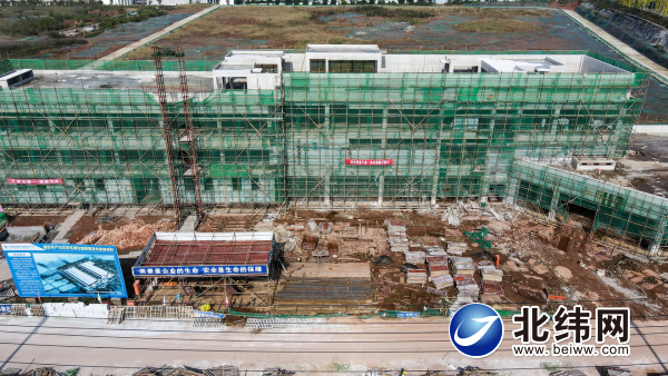雅州新区碲化镉发电玻璃项目建设进展顺利