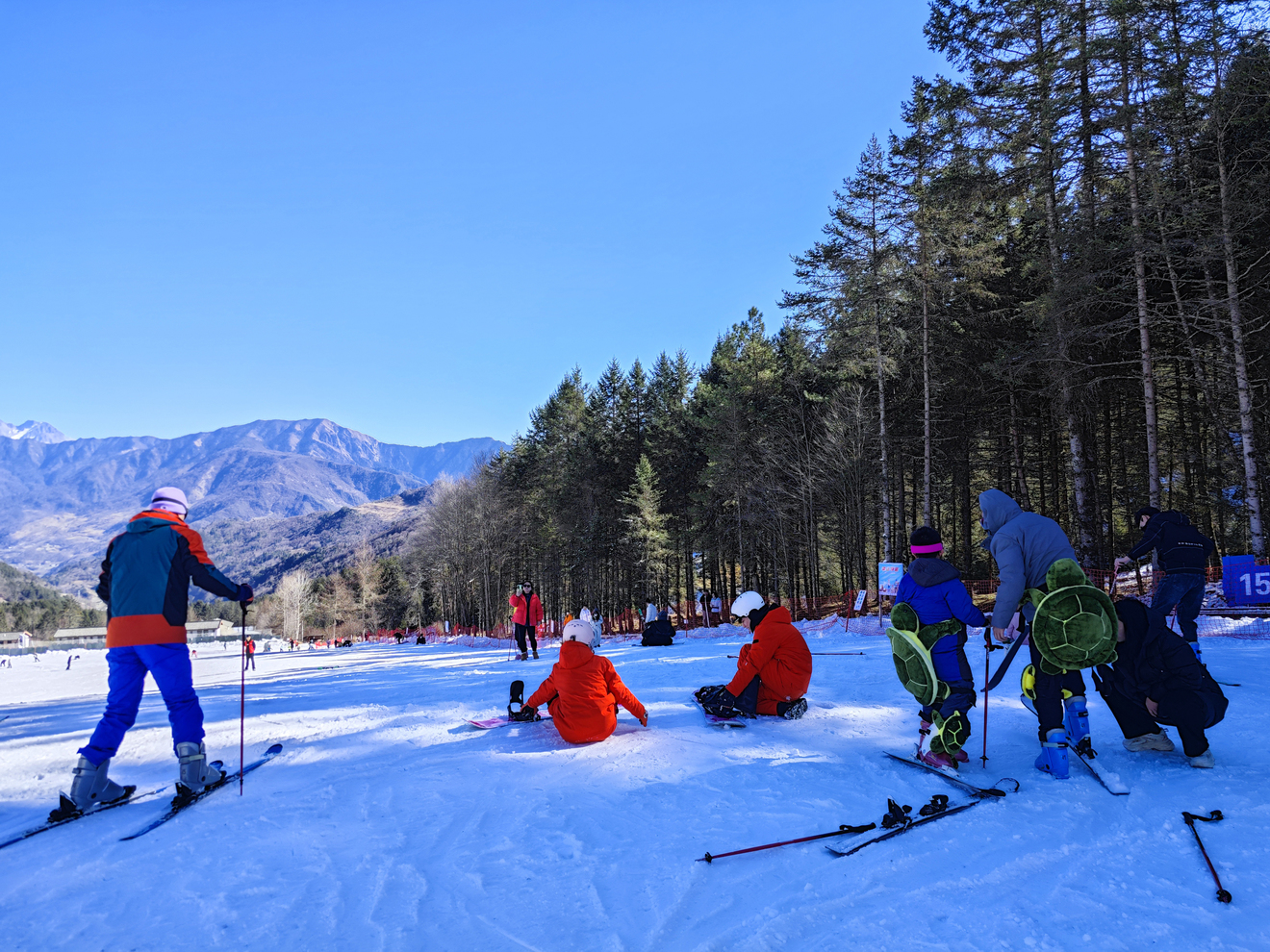 一起玩冰雪、泡温泉、体验亲子研学